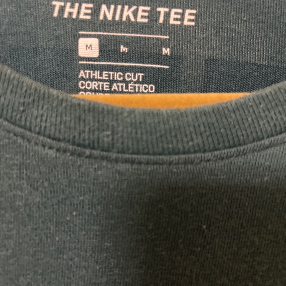 Carson Wentz tee shirt Philadelphia Eagles - Picture 2 of 3
